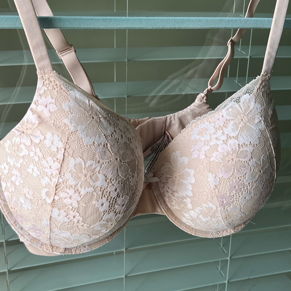Victoria’s Secret Body by Victoria Perfect Shape Bra in Lace Taupe 38DDD
